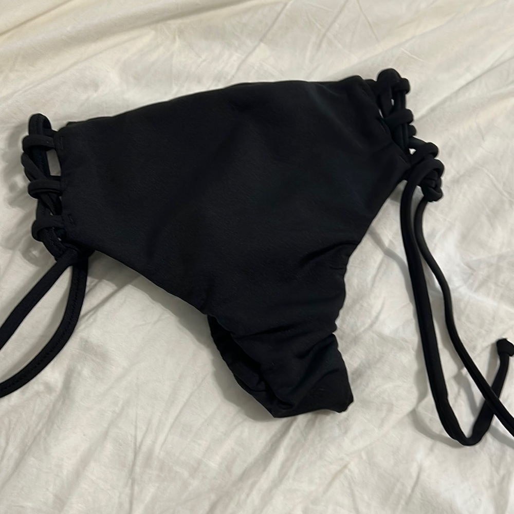 Old Row laces down bikini bottom black large